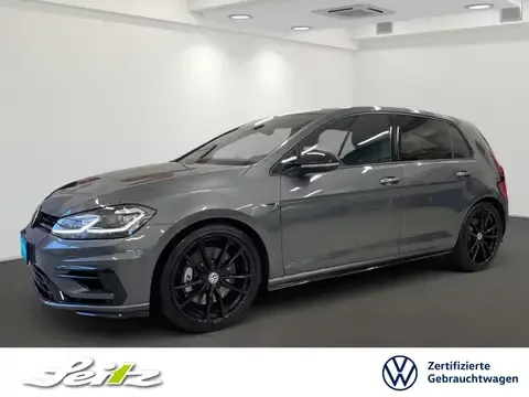 Volkswagen Golf-R