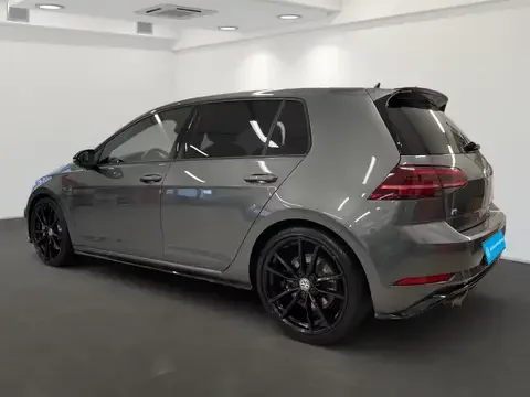 Volkswagen Golf-R