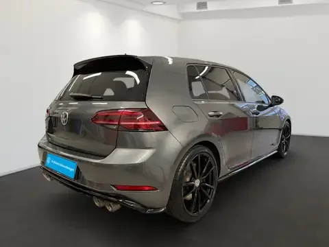 Volkswagen Golf-R